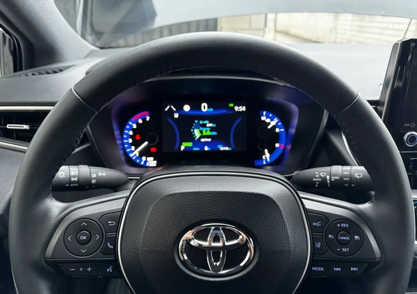 Toyota Corolla cena 111900 przebieg: 11260, rok produkcji 2022 z Łomianki małe 379